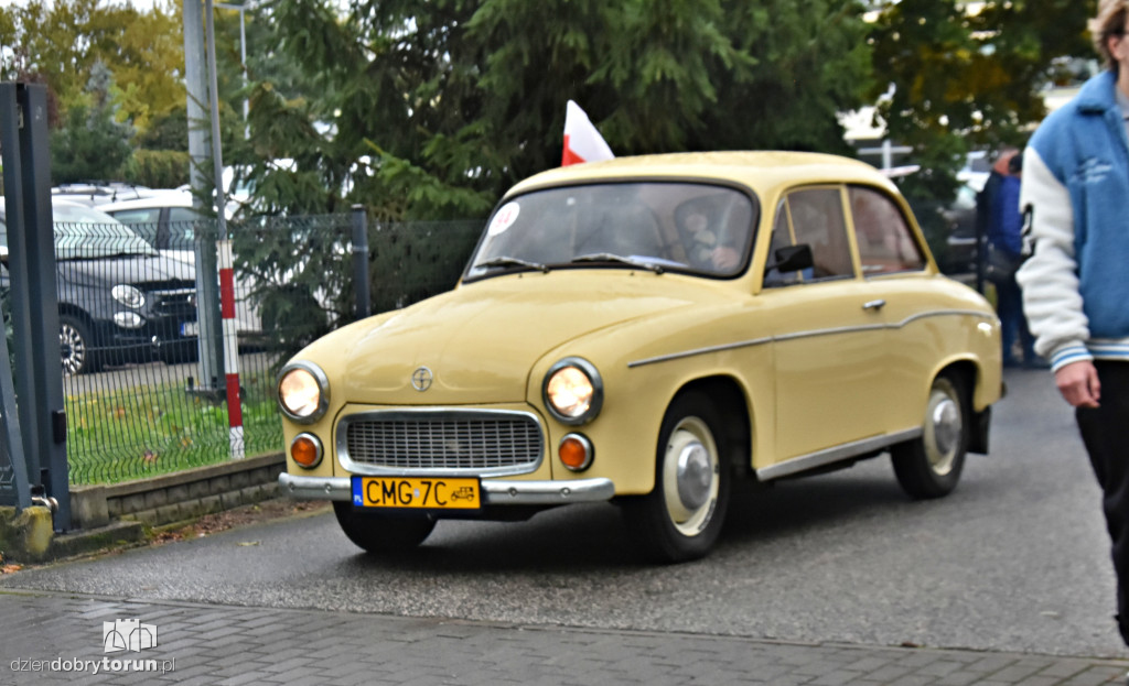 Parada zabytkowych samochodów na 70-lecie Samochodówki