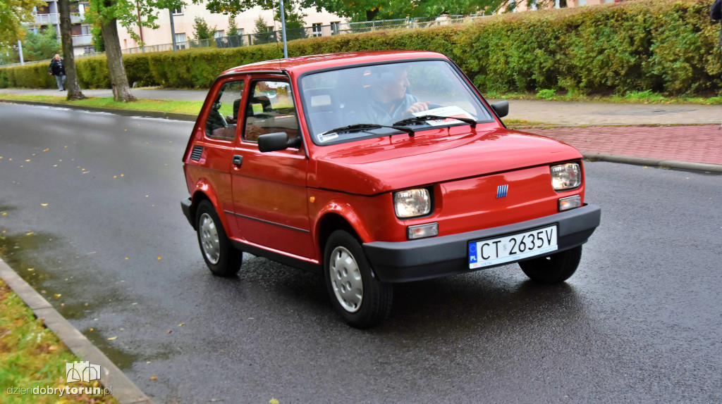 Parada zabytkowych samochodów na 70-lecie Samochodówki