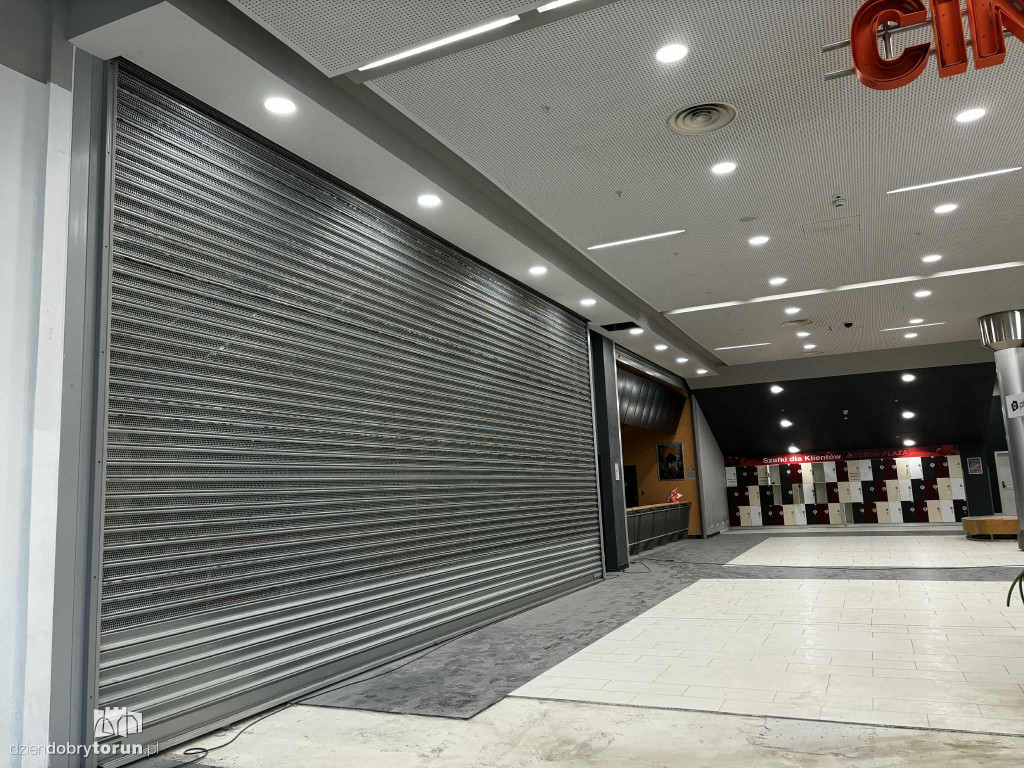 Plaza - miesiąc od zawalenia sufitu
