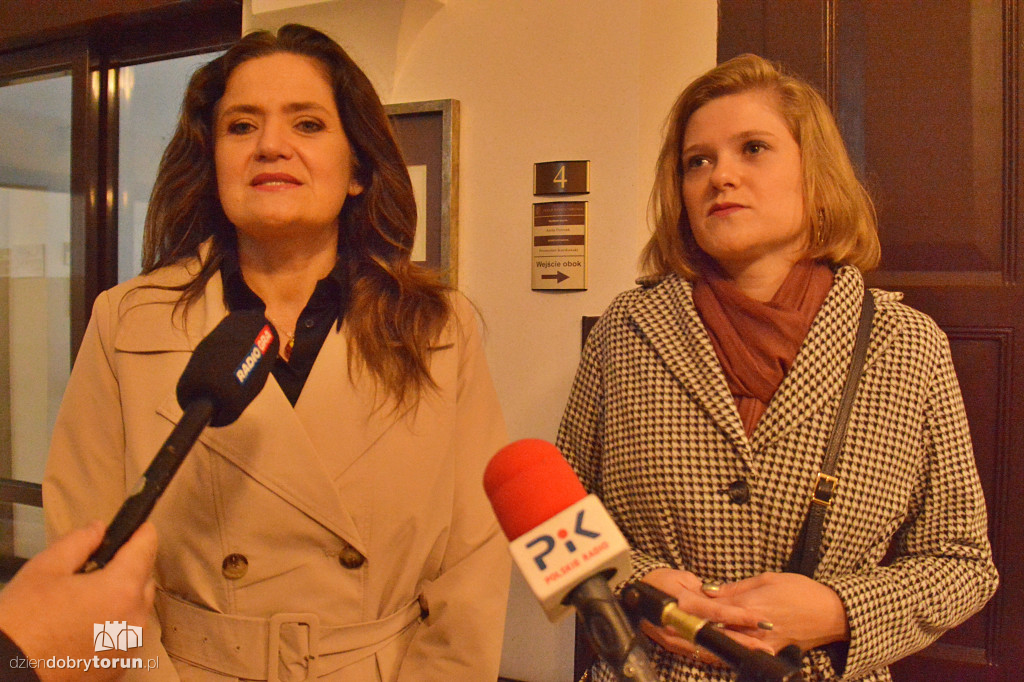 Konferencja w sprawie krwawych banerów