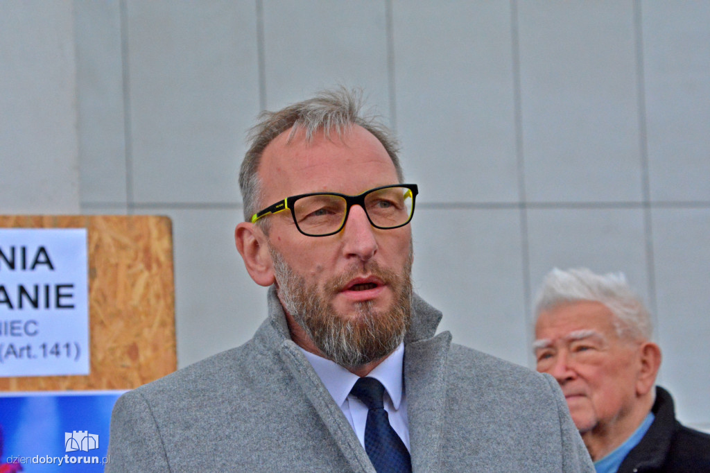 Konferencja przed Sądem Rejonowym w Toruniu