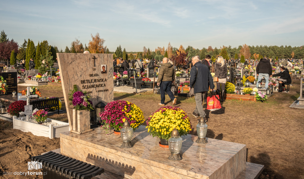 1 listopada na Centralnym Cmentarzu Komunalnym