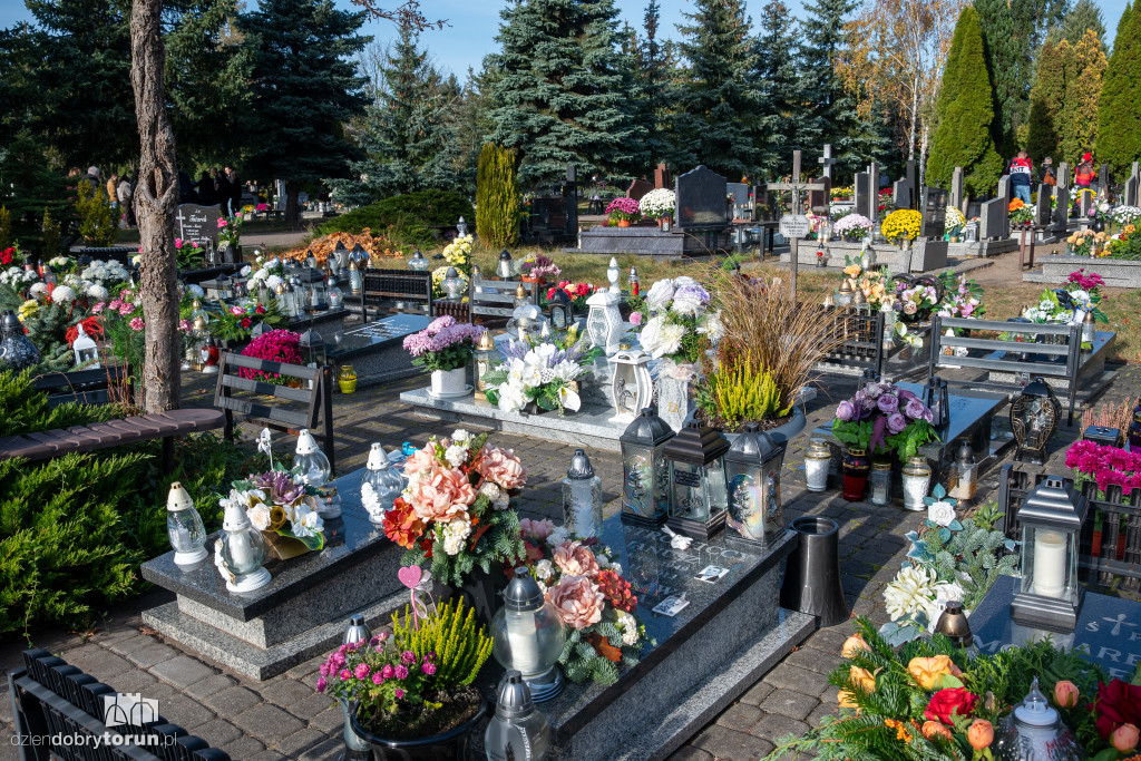 1 listopada na Centralnym Cmentarzu Komunalnym