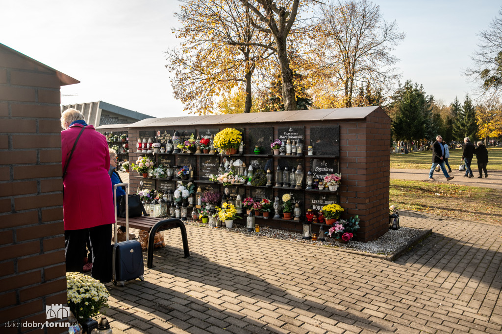 1 listopada na Centralnym Cmentarzu Komunalnym