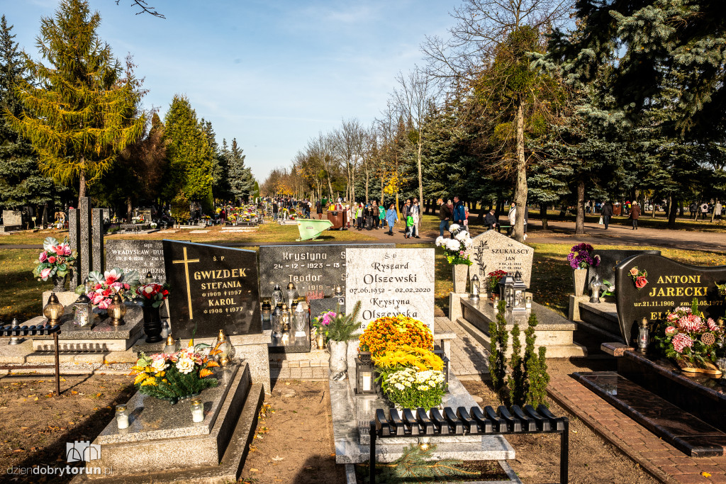 1 listopada na Centralnym Cmentarzu Komunalnym