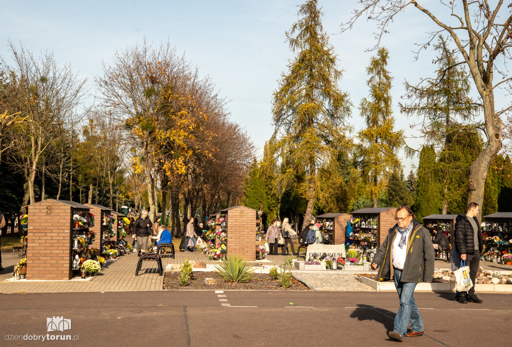 1 listopada na Centralnym Cmentarzu Komunalnym