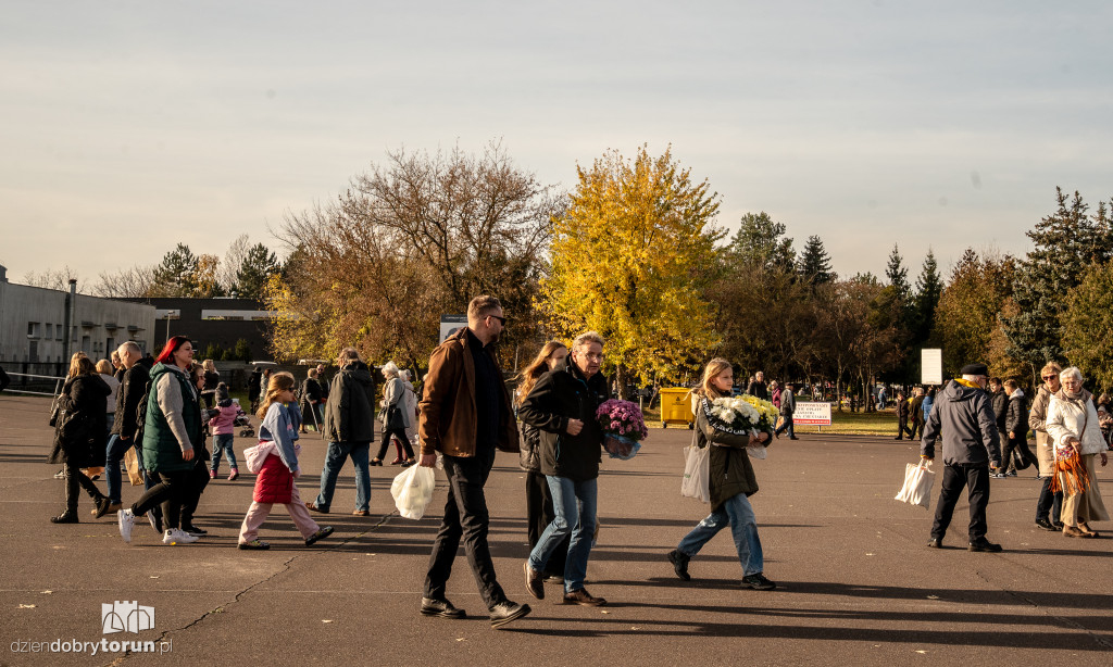1 listopada na Centralnym Cmentarzu Komunalnym