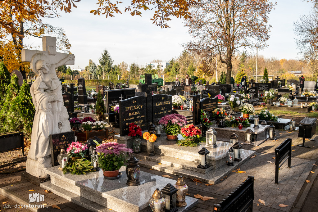  1 listopada na Cmentarzu Komunalnym nr 2
