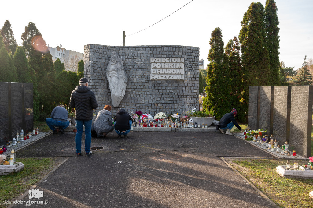  1 listopada na Cmentarzu Komunalnym nr 2