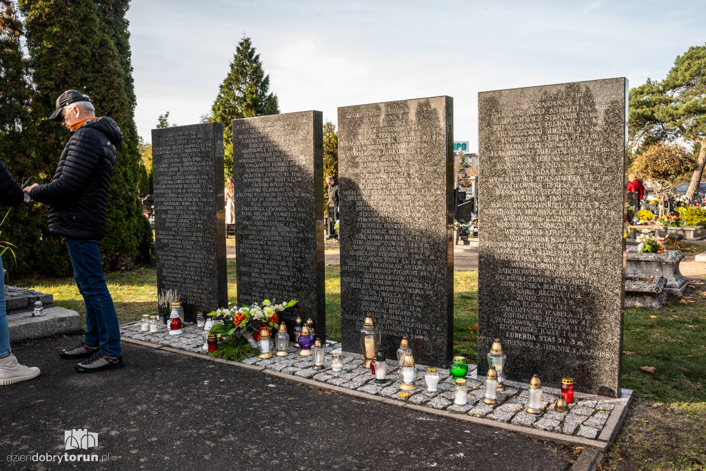  1 listopada na Cmentarzu Komunalnym nr 2