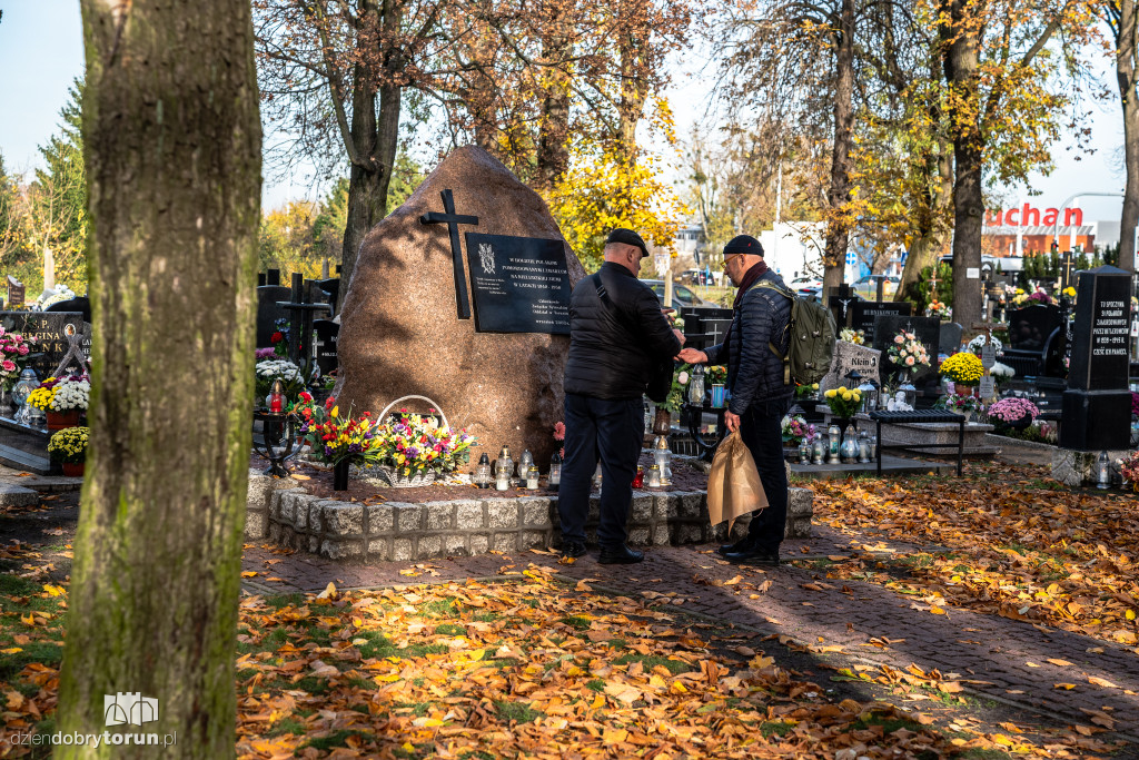  1 listopada na Cmentarzu Komunalnym nr 2