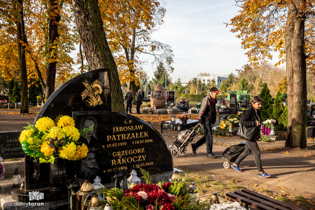  1 listopada na Cmentarzu Komunalnym nr 2