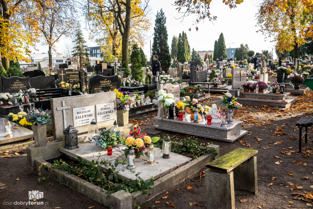  1 listopada na Cmentarzu Komunalnym nr 2