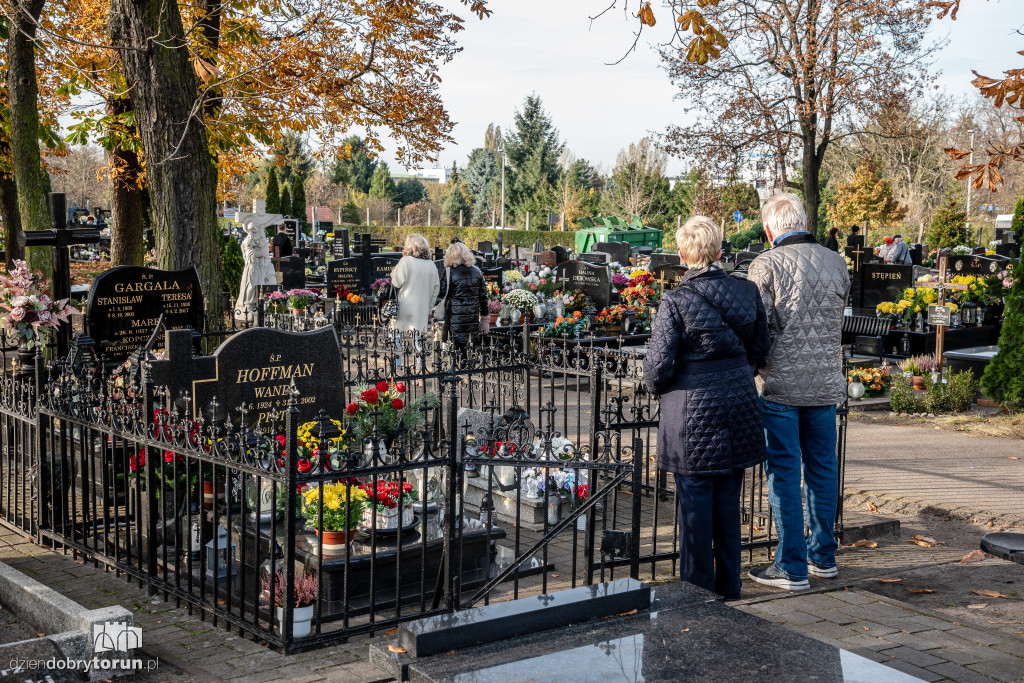  1 listopada na Cmentarzu Komunalnym nr 2