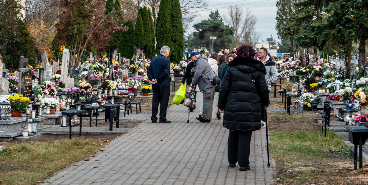 1 listopada na cmentarzu przy Poznańskiej