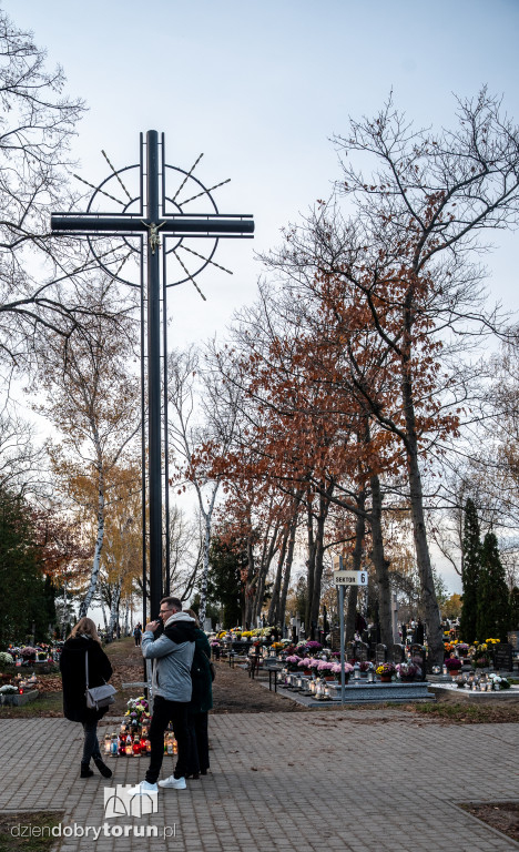 1 listopada na cmentarzu przy Poznańskiej