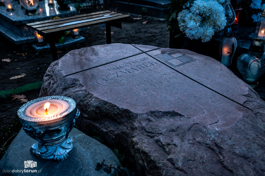1 listopada na cmentarzu przy Poznańskiej