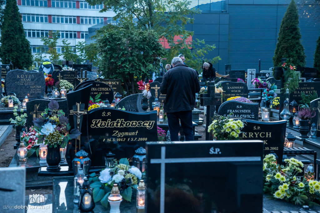 1 listopada na cmentarzu przy Poznańskiej