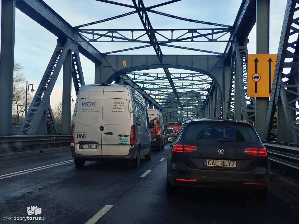 Korki na lewobrzeżu w Toruniu