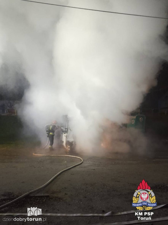 Pożar dostawczaka w Złotorii pod Toruniem