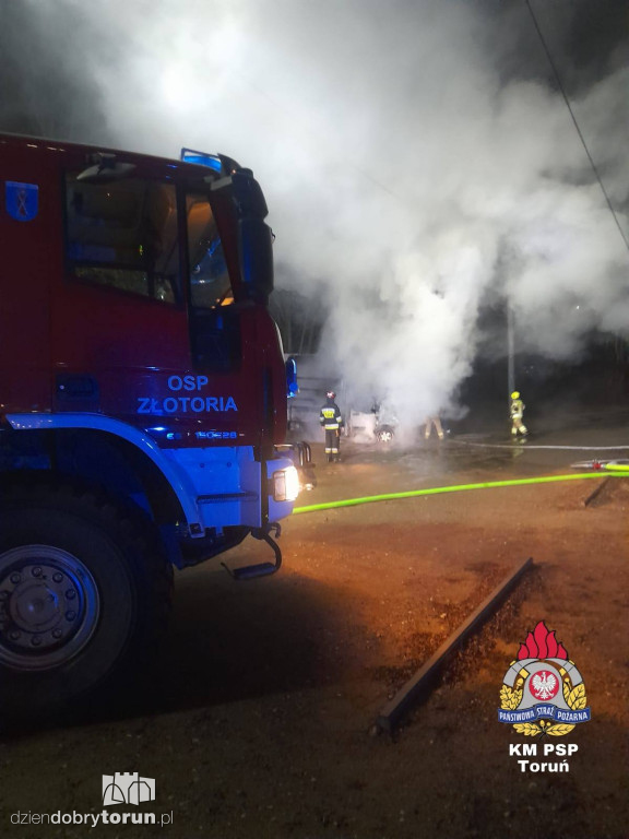 Pożar dostawczaka w Złotorii pod Toruniem