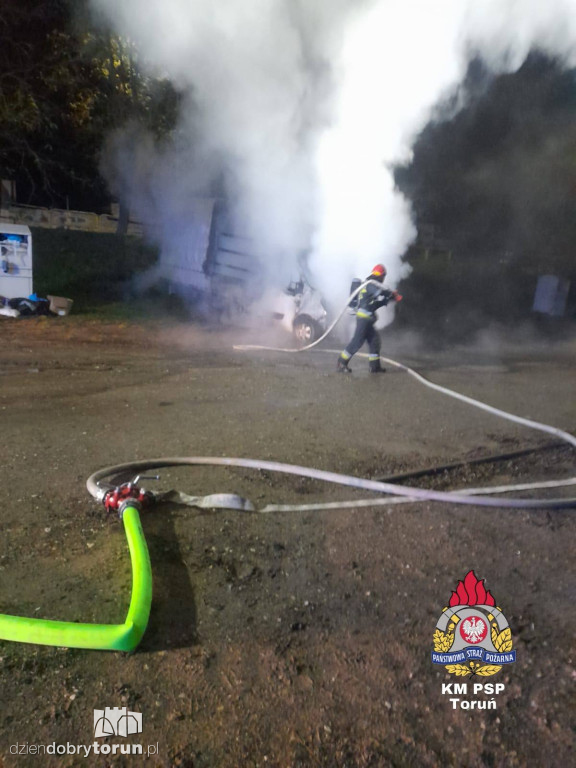 Pożar dostawczaka w Złotorii pod Toruniem