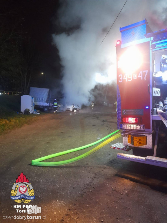 Pożar dostawczaka w Złotorii pod Toruniem