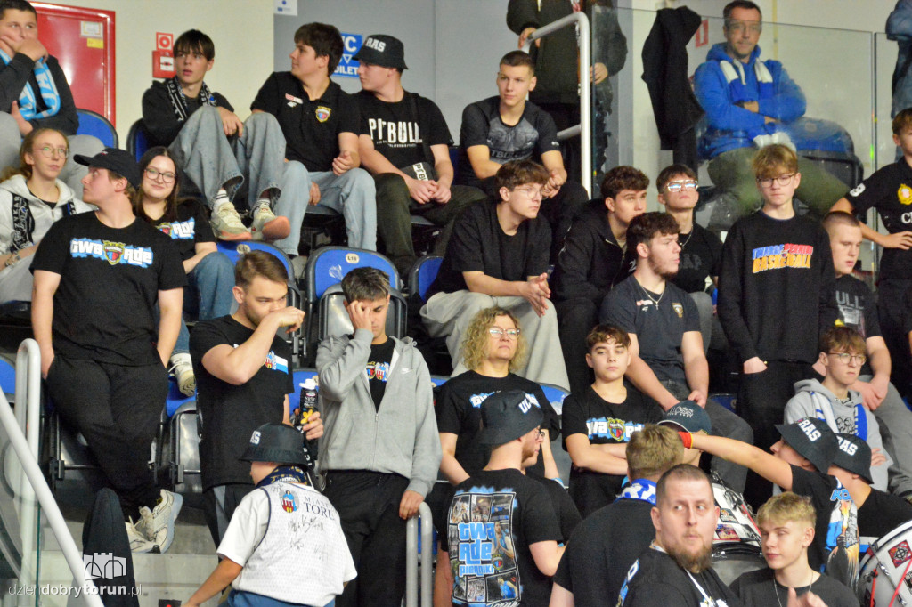 Kibice na Derbach Województwa