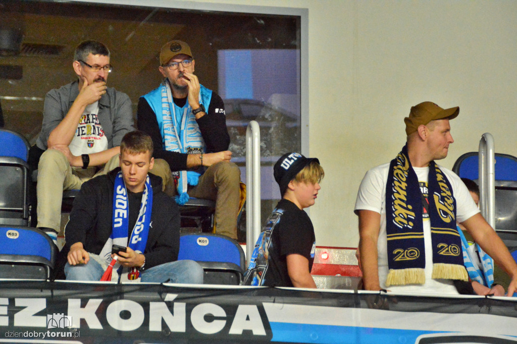 Kibice na Derbach Województwa