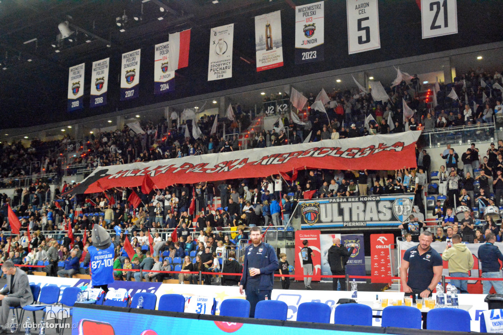 Kibice na Derbach Województwa