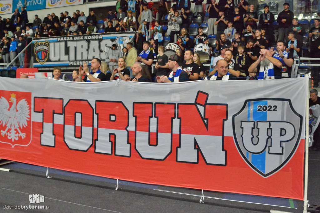 Kibice na Derbach Województwa