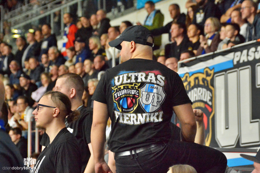 Kibice na Derbach Województwa