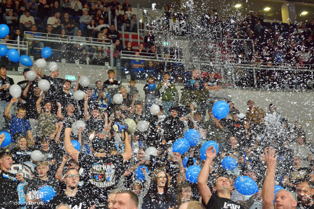 Kibice na Derbach Województwa