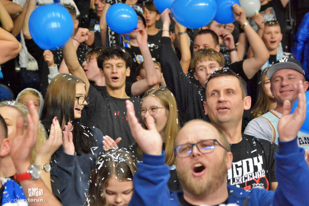 Kibice na Derbach Województwa