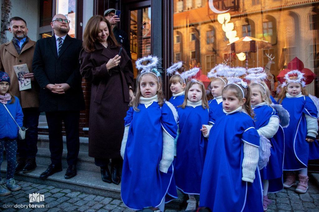 Odsłonięcie anioła na Rynku Staromiejskim