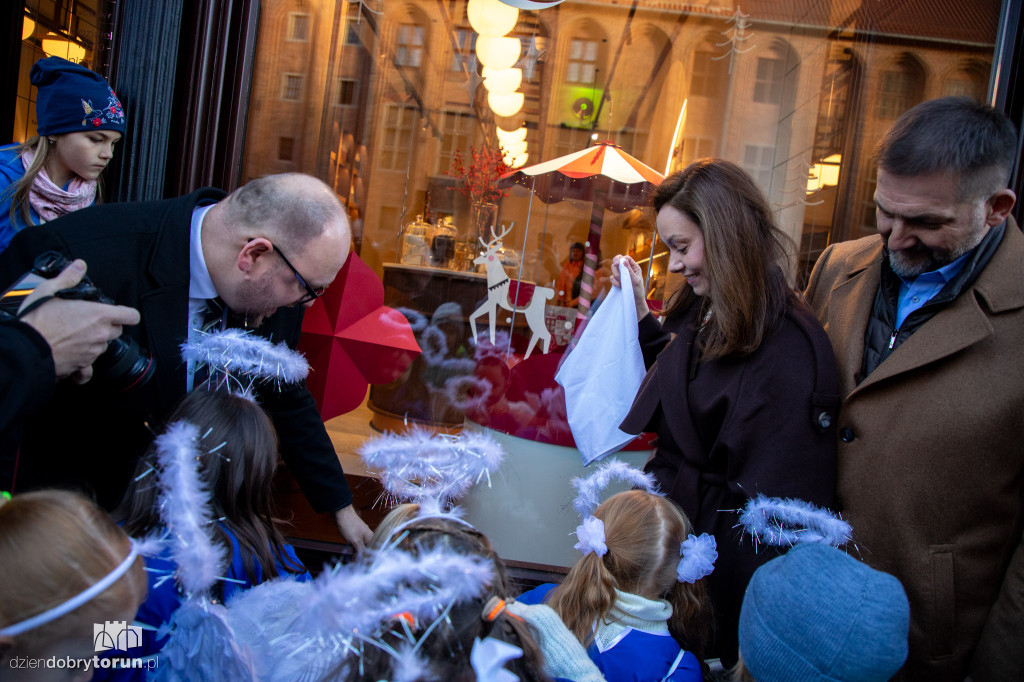 Odsłonięcie anioła na Rynku Staromiejskim