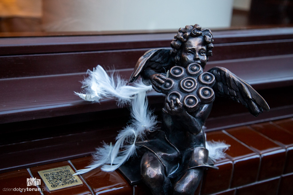 Odsłonięcie anioła na Rynku Staromiejskim