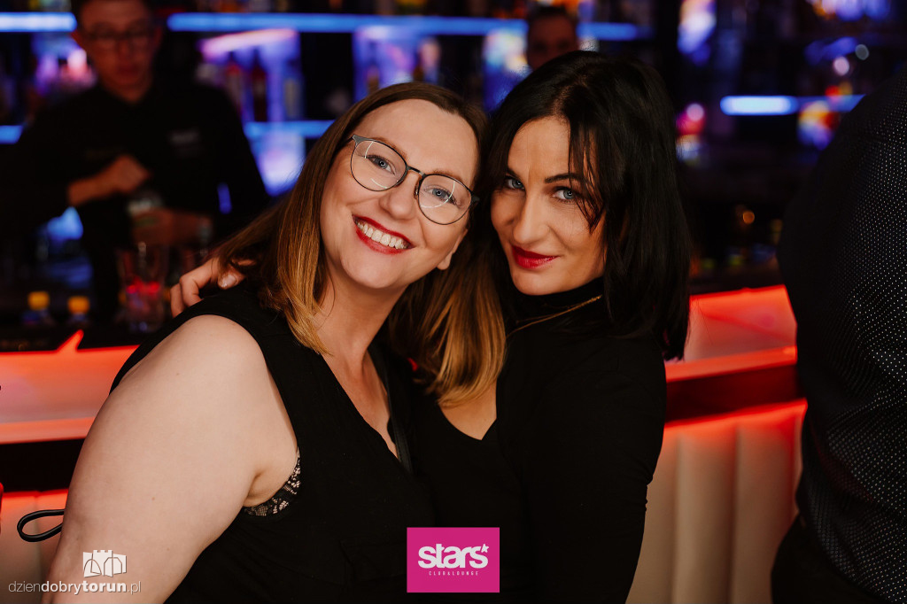 Gorąca noc w klubie Stars!