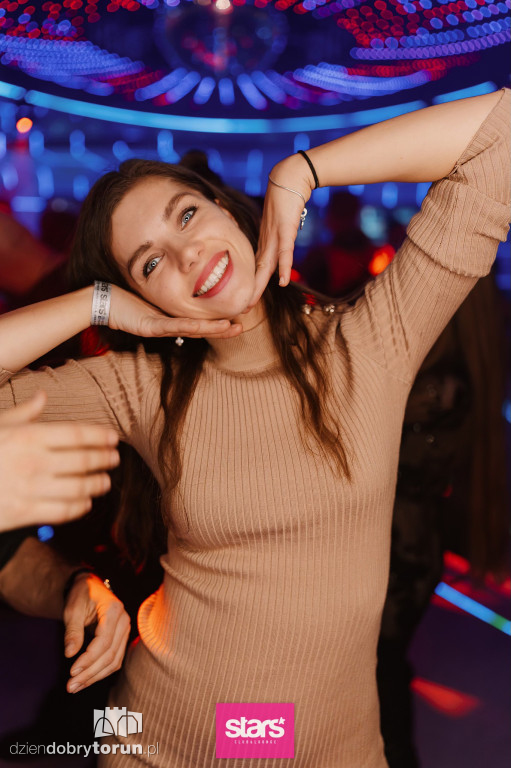 Gorąca noc w klubie Stars!