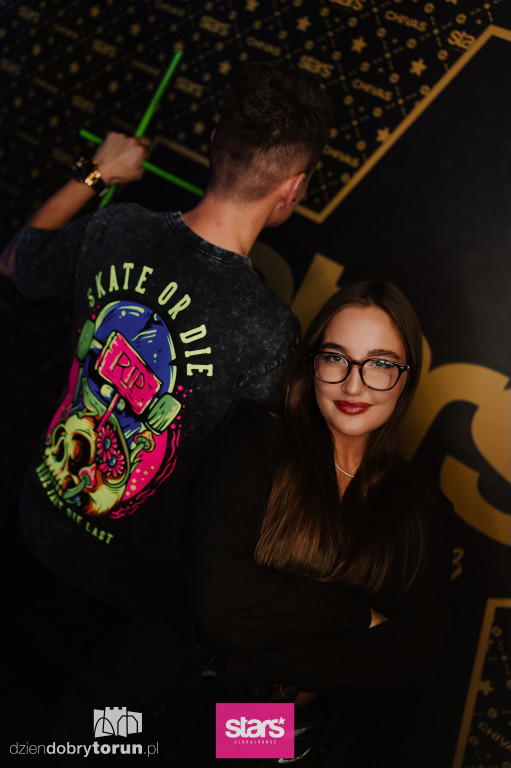 Gorąca noc w klubie Stars!