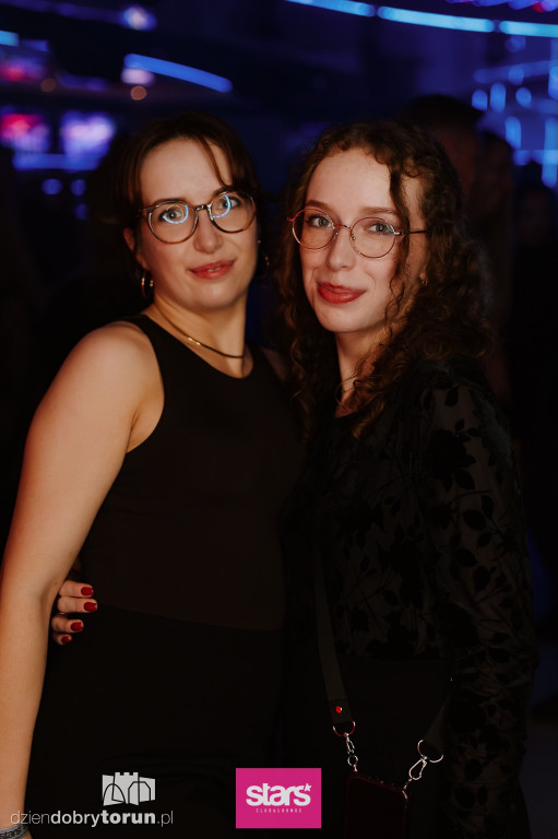 Gorąca noc w klubie Stars!
