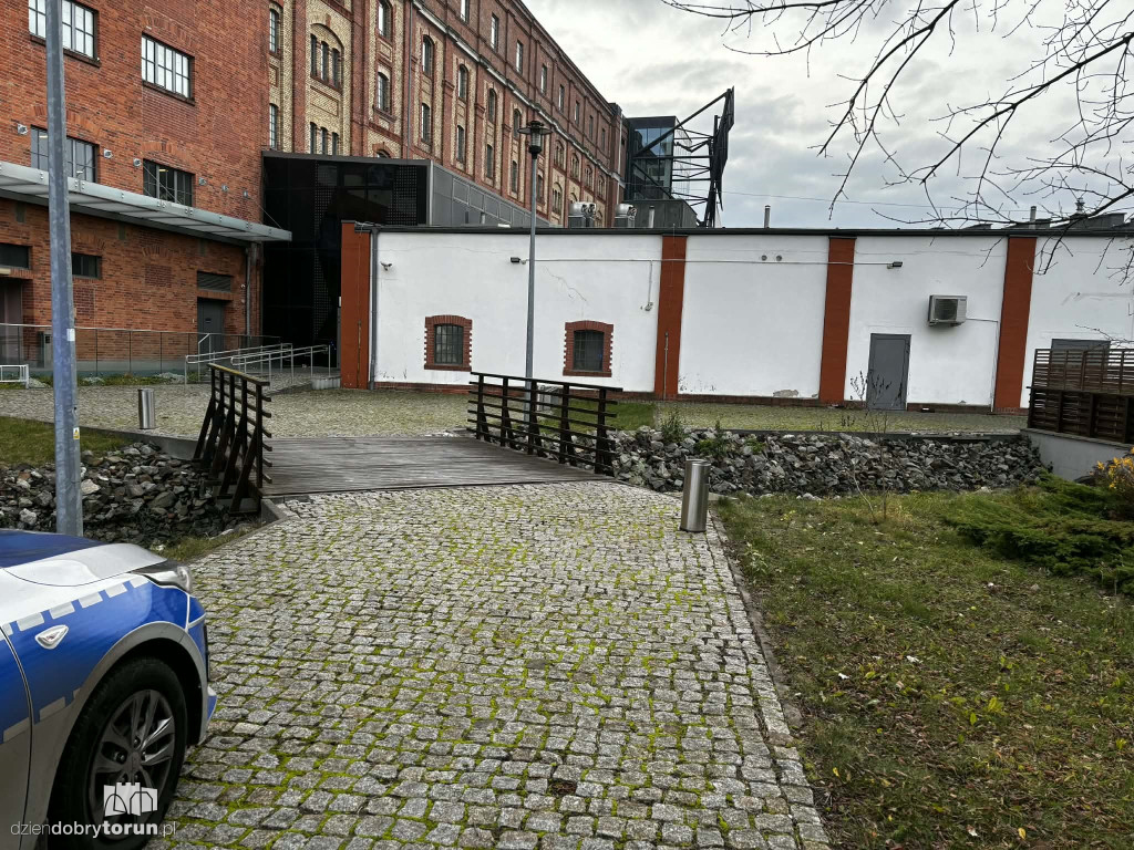 Dramatyczne odkrycie nad ciekiem wodnym