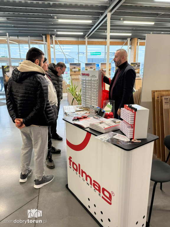 Drzwi otwarte w salonie Abler