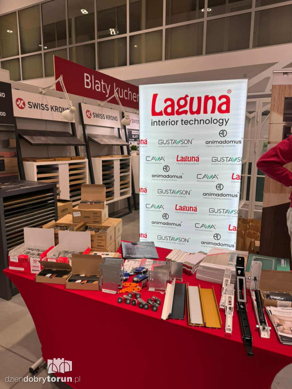 Drzwi otwarte w salonie Abler