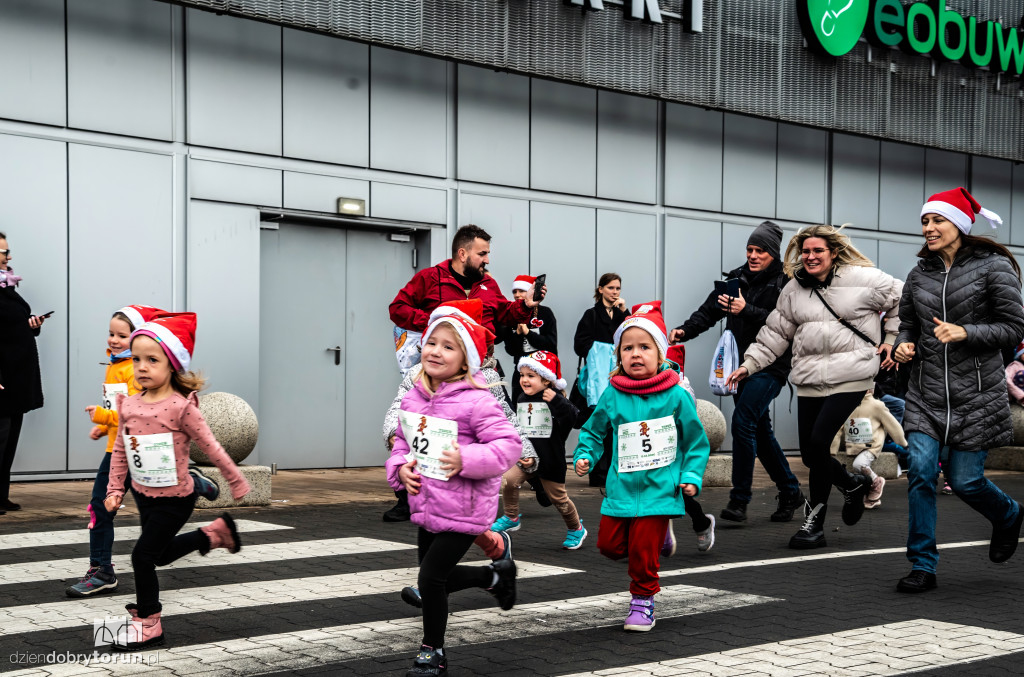 Mikołajkowe biegi dzieci