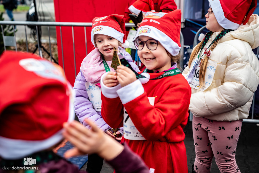 Mikołajkowe biegi dzieci