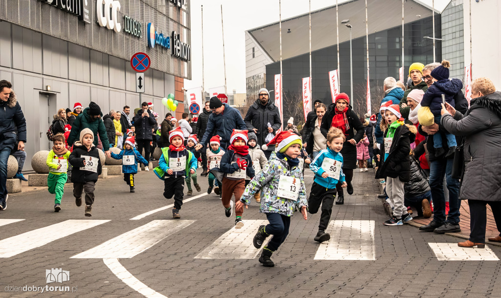 Mikołajkowe biegi dzieci