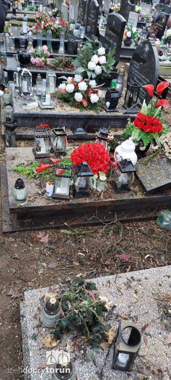 Zniszczenia po pracach na cmentarzu