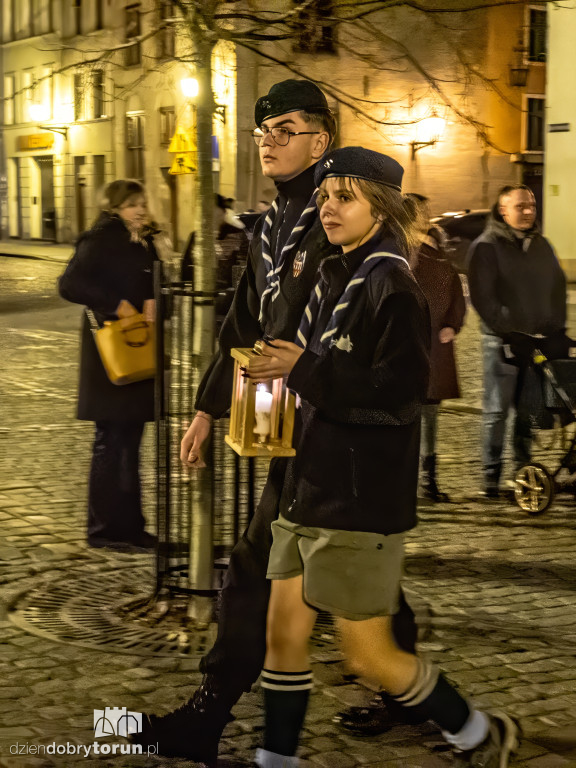 Przekazanie Światła Betlejemskiego w Toruniu