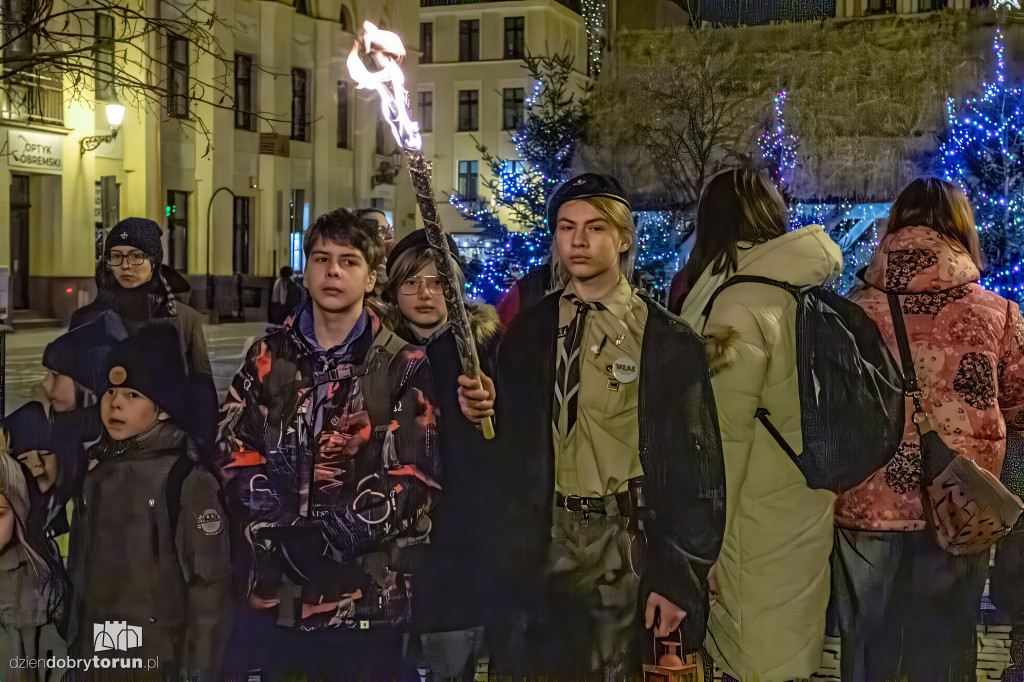 Przekazanie Światła Betlejemskiego w Toruniu